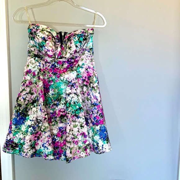 Size 7/medium beautiful pink floral dress - Picture 3 of 7